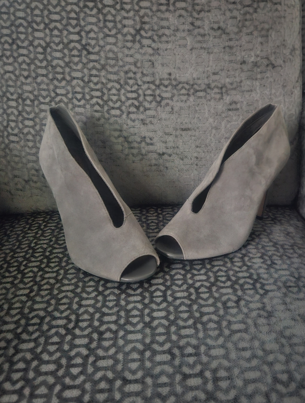 Halogen Suede Peep-Toe Heels in Light Gray (Sz 10) Like New